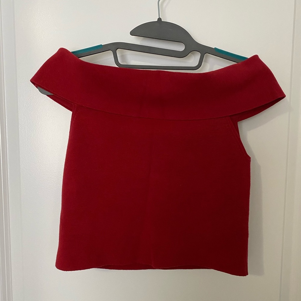 NWT Off The Shoulder Express Crop Top